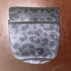 New without strap HydroJug Black Leopard Bottle Sleeve